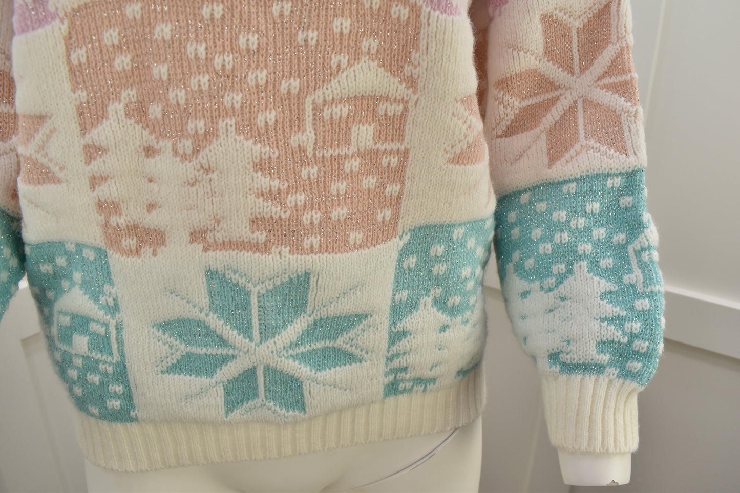 Women's vintage winter wonderland sweater. Novelty knitwear