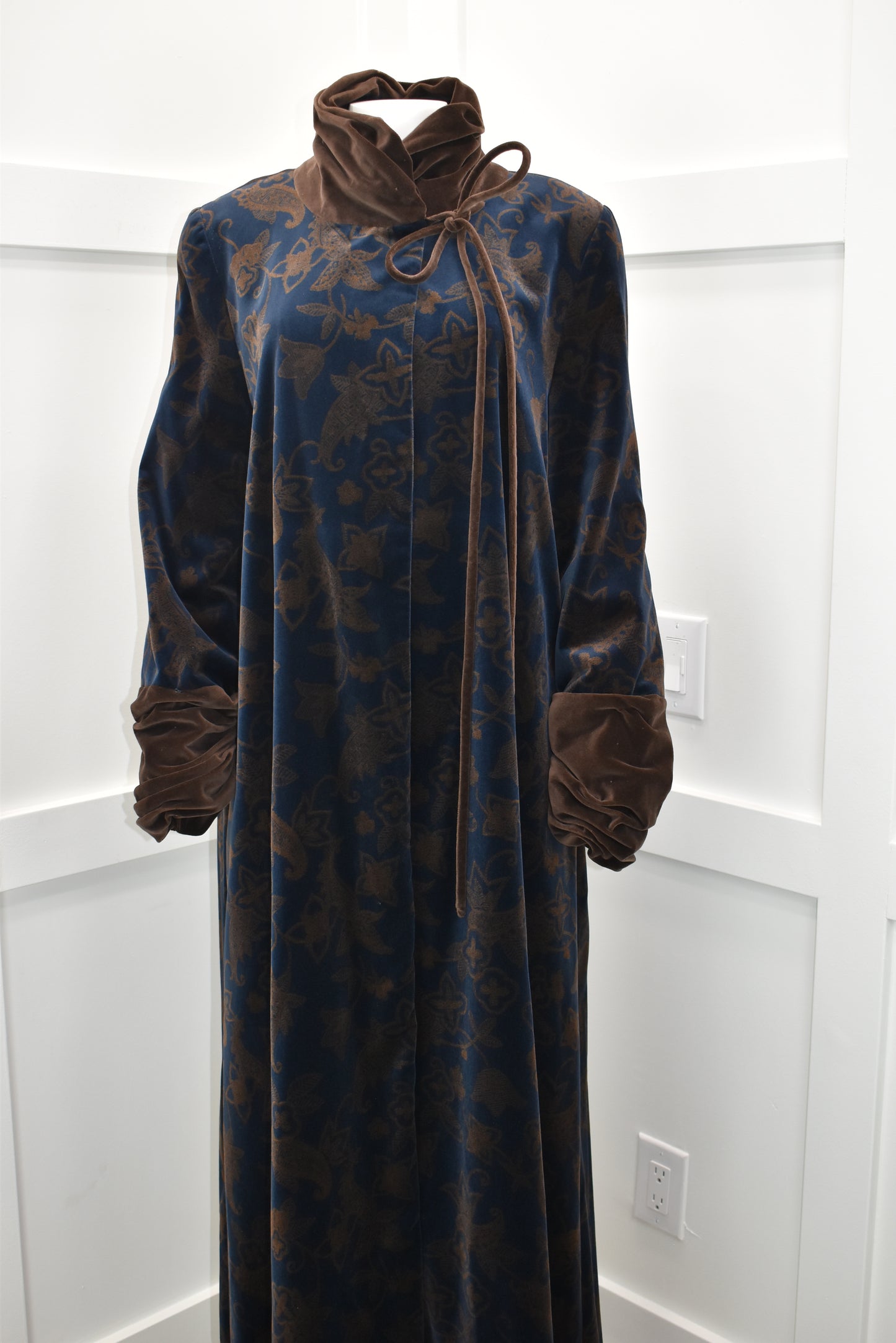 Women's vintage outerwear. Velour coat cloak in floral print