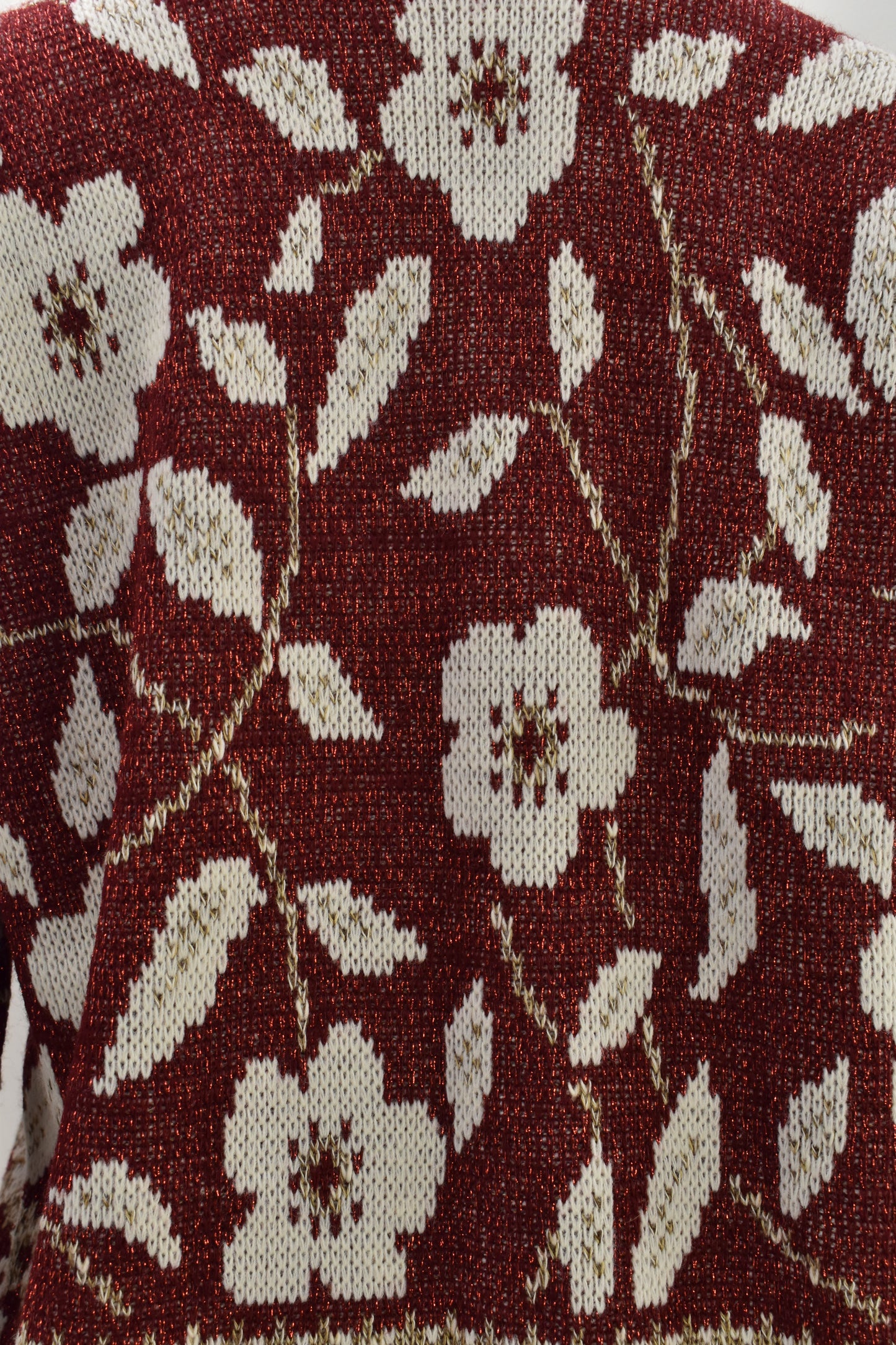 Women's festive vintage sweater in red and white floral print Size Medium
