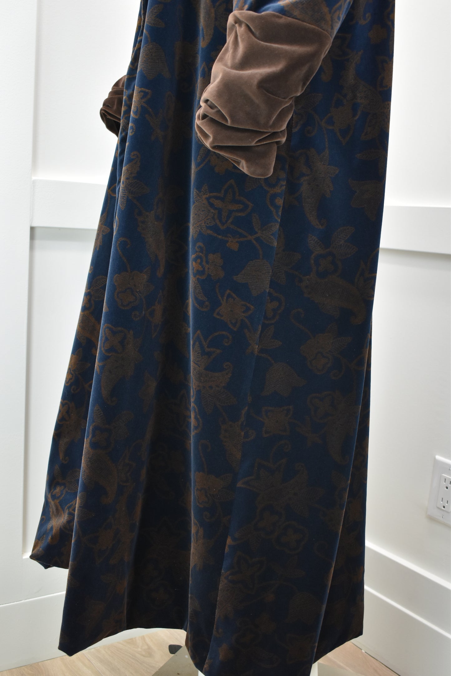 Women's vintage outerwear. Velour coat cloak in floral print