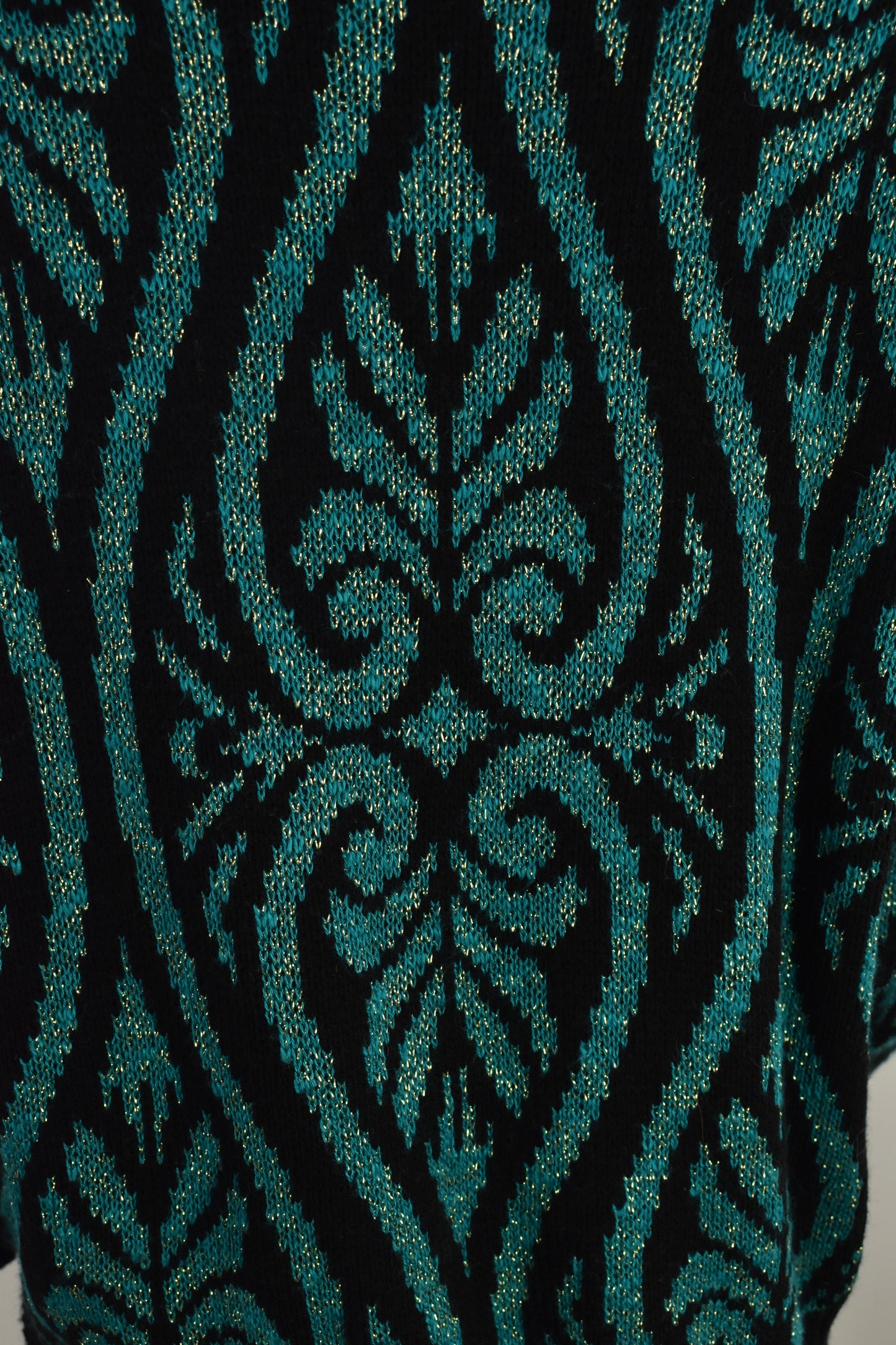 Women's vintage sweater in Christmas colorway Size Medium/ Large