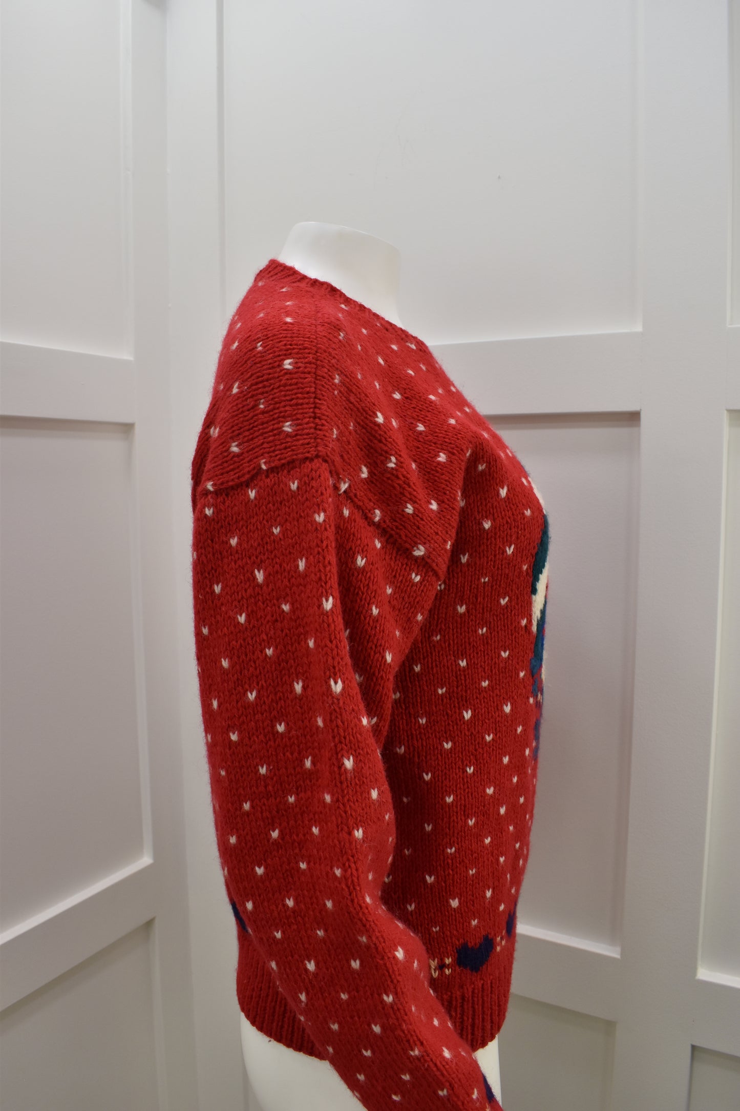 1989 Eddie Bauer Christmas Goose sweater in red wool. Women's Americana novelty knitwear