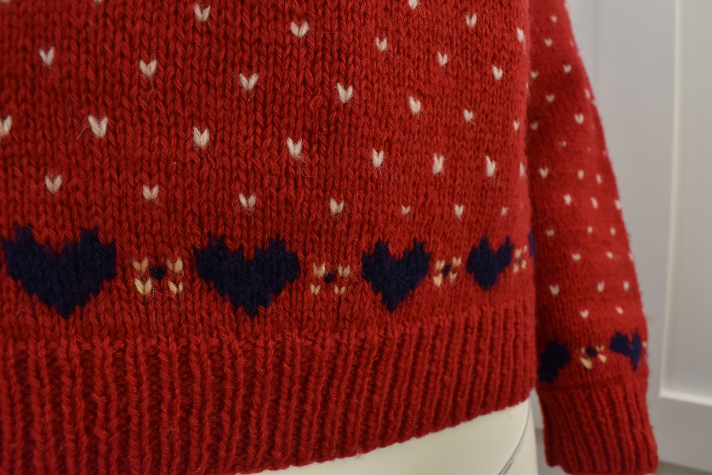 1989 Eddie Bauer Christmas Goose sweater in red wool. Women's Americana novelty knitwear