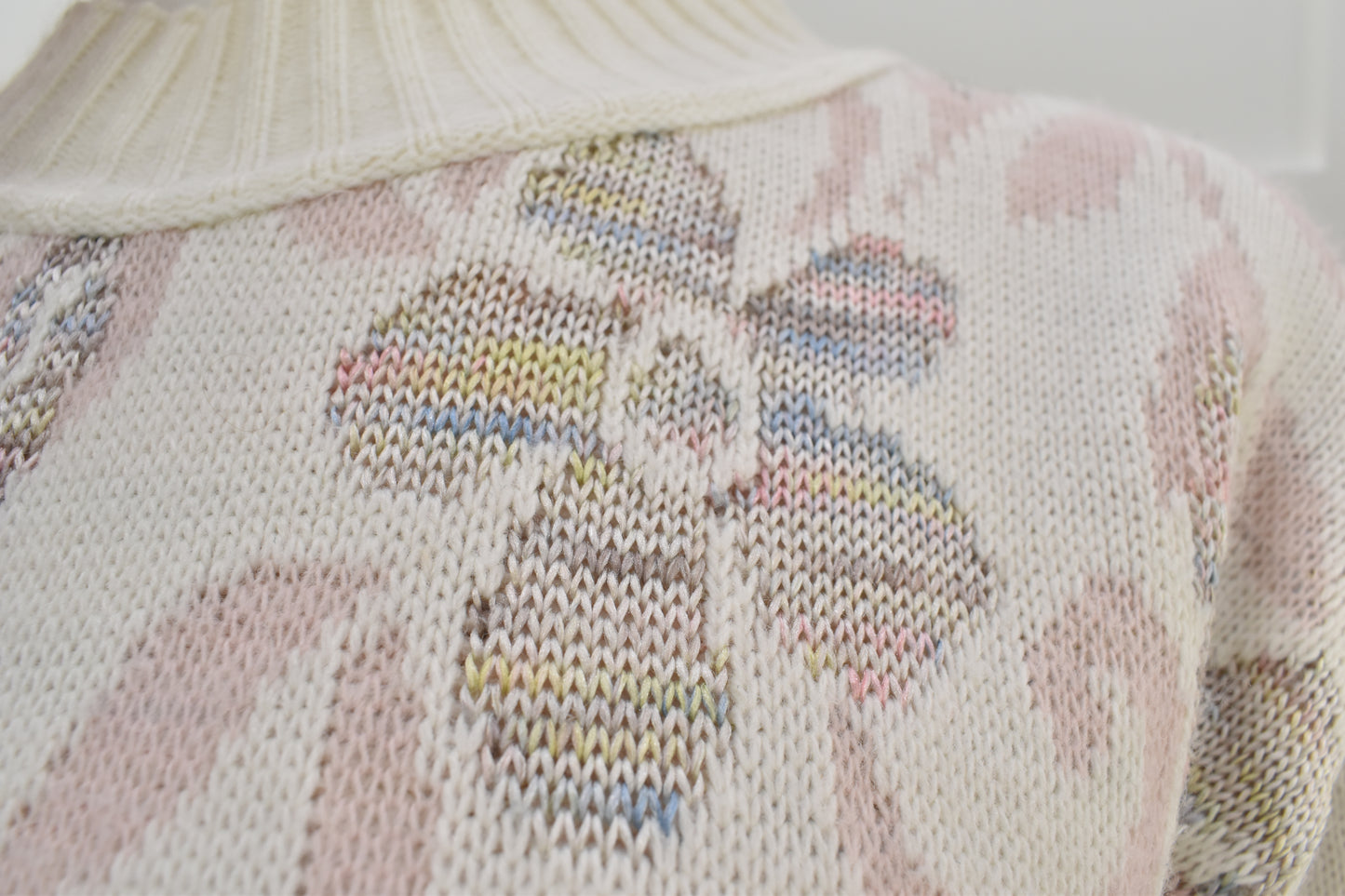 Women's vintage wool knitwear in floral retro print Size Medium