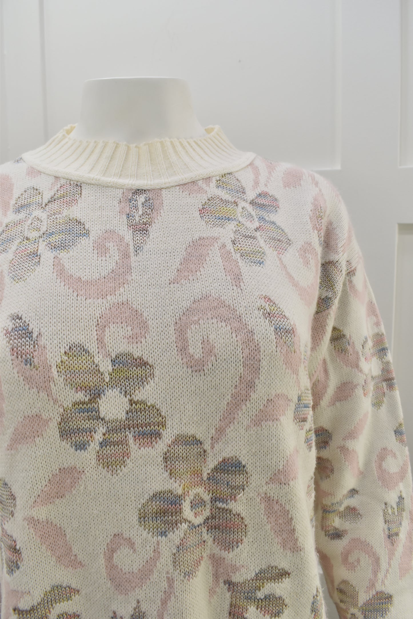 Women's vintage wool knitwear in floral retro print Size Medium