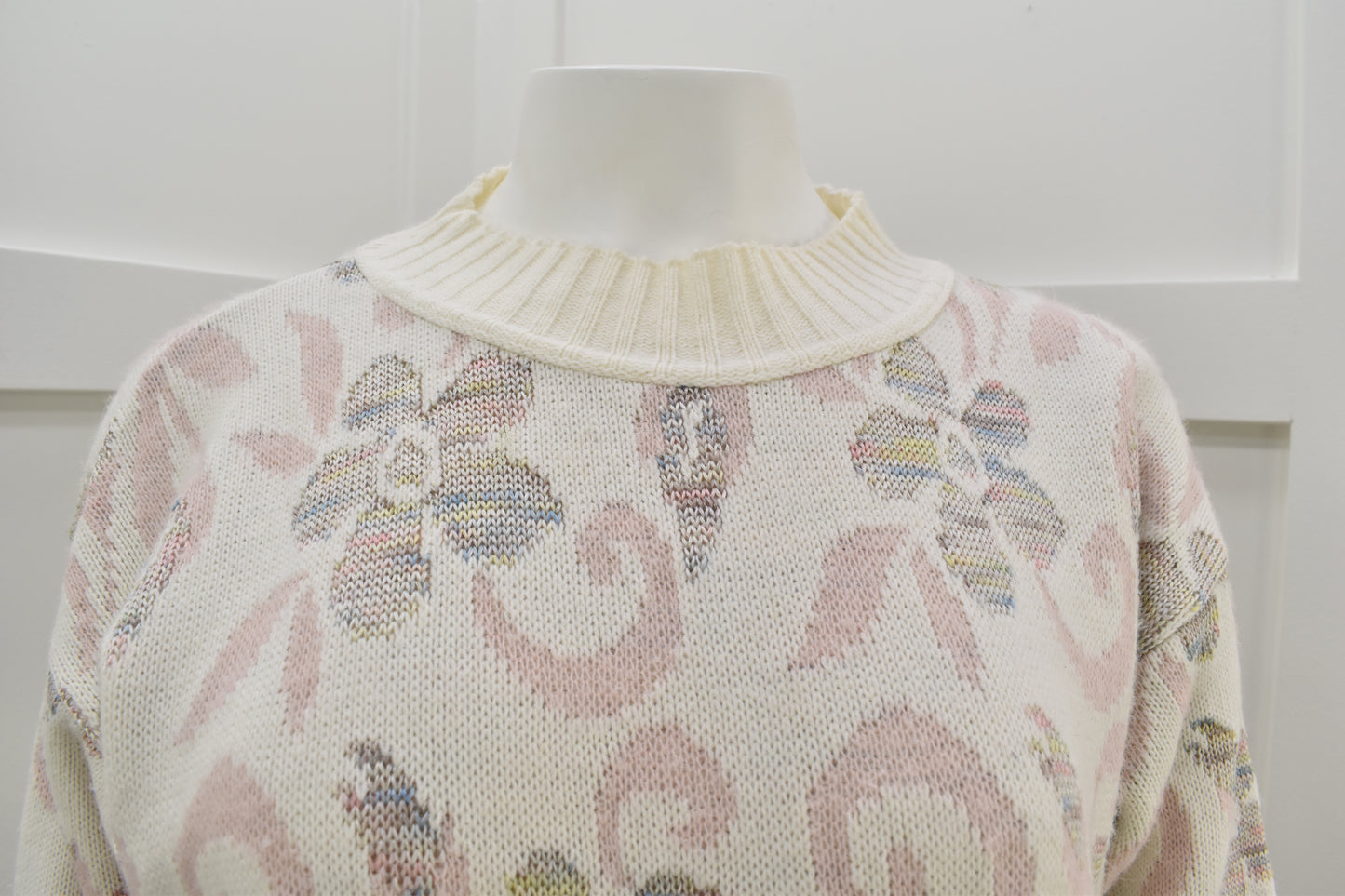 Women's vintage wool knitwear in floral retro print Size Medium