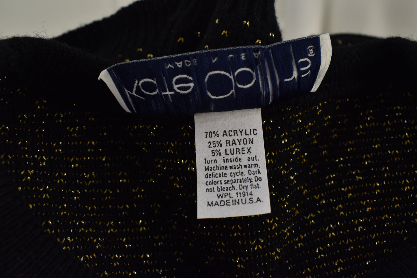 Women's vintage knitwear sweater in gold & black art deco pattern Size Medium